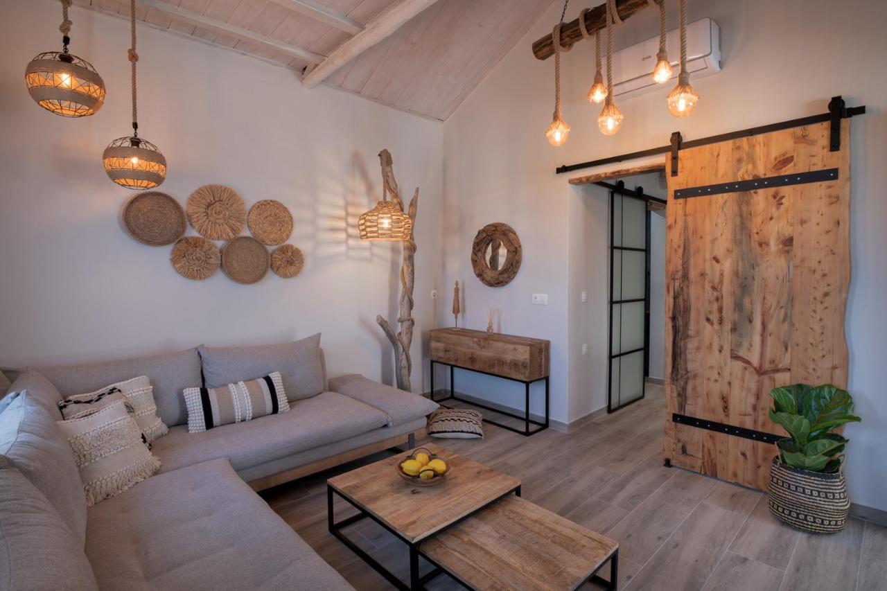 Chora Suite Alonnisos Town ภายนอก รูปภาพ