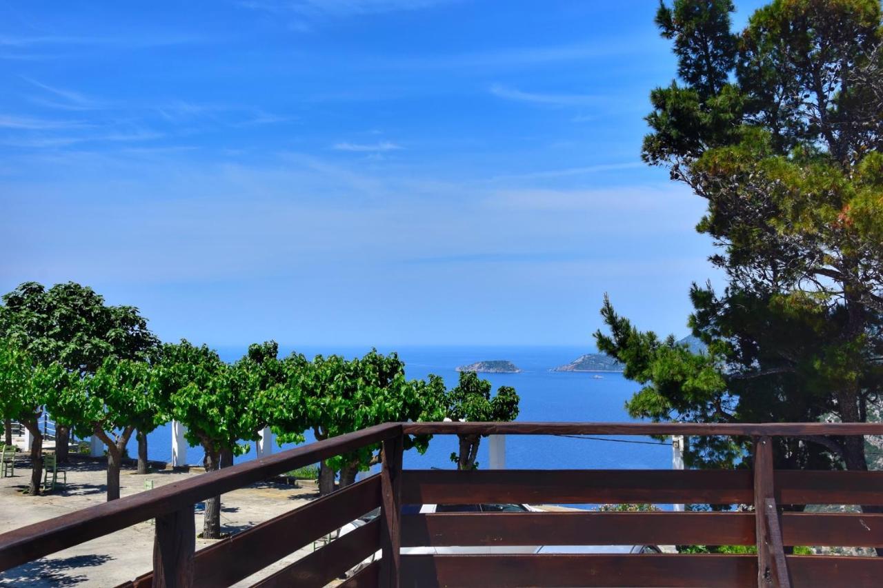 Chora Suite Alonnisos Town ภายนอก รูปภาพ