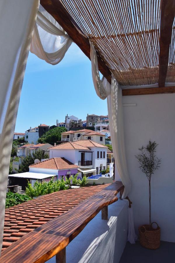 Chora Suite Alonnisos Town ภายนอก รูปภาพ